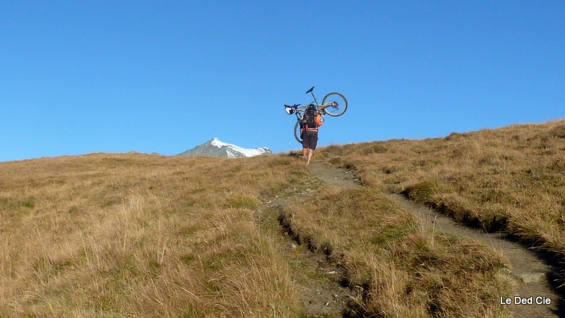 #6 Gilles : Le vélo quittera rarement les épaules ... Gilles : Le vélo quittera rarement les épaules ...