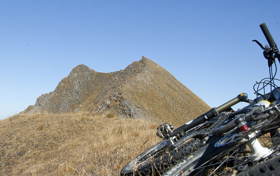 Pointe de la Belle Combe : Du col Chearfière, le début de l'arête montant à la Pointe de Belle Combe