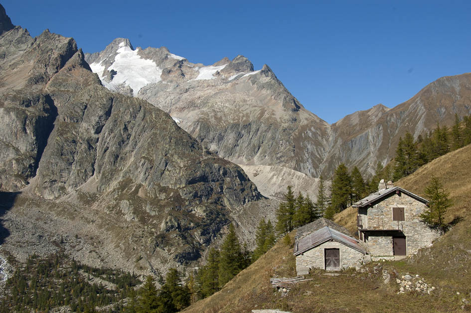 Pointe de la Belle Combe : Chalets d'Arnouva