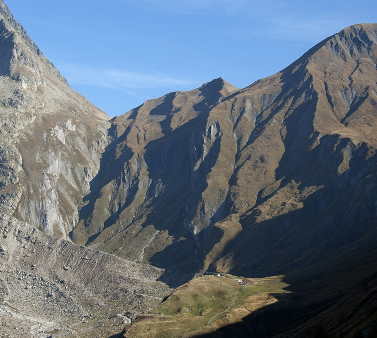 Pointe de la Belle Combe : Petit col Ferret, refuge Elena