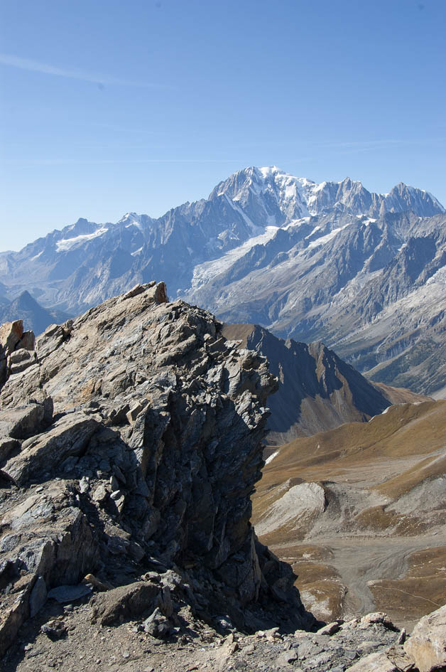 #11 Aiguille d Aiguille d'Artanavaz : Du sommet, vue sur le Mont Blanc