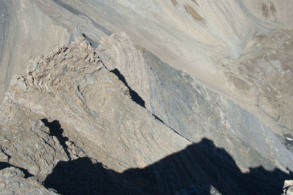 #14 Aiguille d Aiguille d'Artanavaz : Les reliefs escarpés du col de Malatra