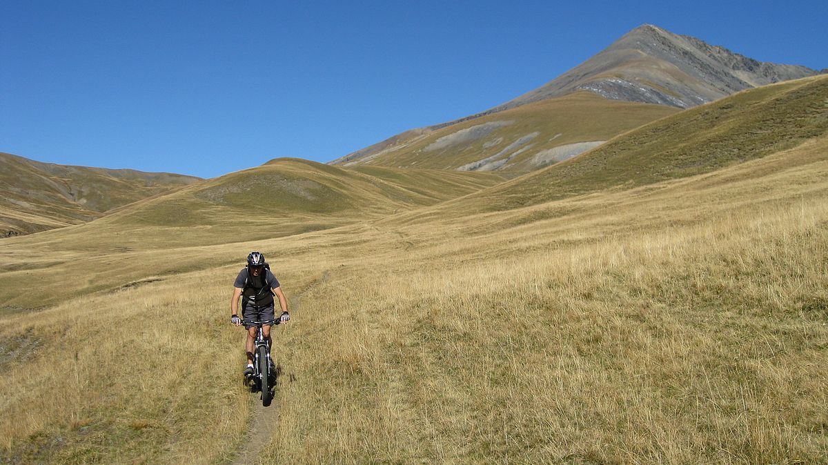 #13 Grandes lignes droites : pour retourner au col de Georges Grandes lignes droites : pour retourner au col de Georges