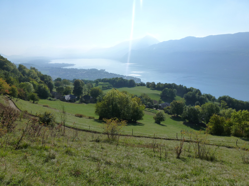 #1 vue sur le lac du Bourget : dans la descente vers les Granges de Brison vue sur le lac du Bourget : dans la descente vers les Granges de Brison