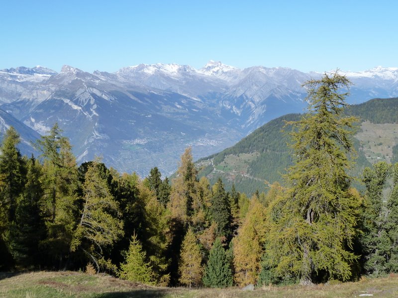 #1 Croix de Coeur : Vue sur la Vallée du Rhône Croix de Coeur : Vue sur la Vallée du Rhône