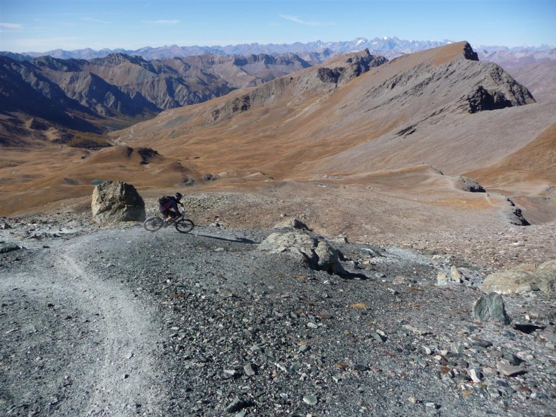 #12 Col Vieux en traversée : Fabien descend sur Chamoussière... Col Vieux en traversée : Fabien descend sur Chamoussière...