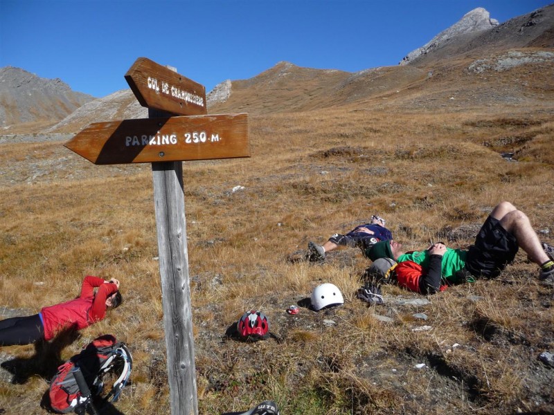 #17 Col Vieux en traversée : Avant la remontée au col Agnel, pause méritée après le pic nic ! Col Vieux en traversée : Avant la remontée au col Agnel, pause méritée après le pic nic !