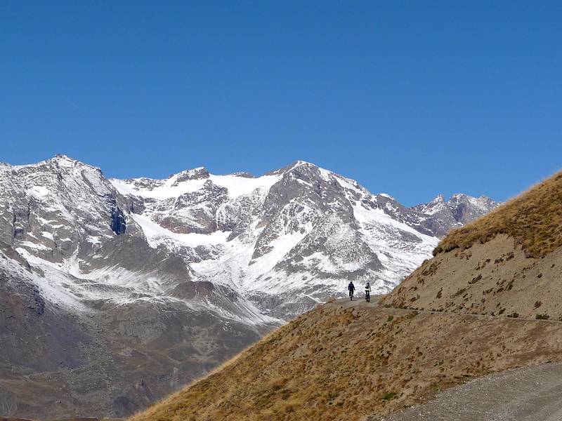 #1 L L'envers des Rousses : piste de montée sèche, la neige c'est plus loin