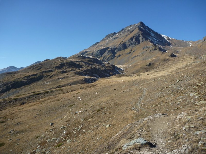 #12 Fallere : Dernier coup d Fallere : Dernier coup d'oeil dans le retro, encore 1500m a descendre, largement de quoi de fourvoyer un bon nombre de fois - pour cette sortie, avec une carte ca doit etre un peu plus simple!