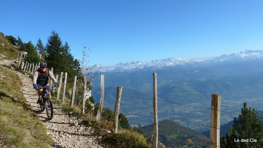 #10 Cirque de l Cirque de l'Aulp du Seuil : Bébert en haut de l'itinéraire du cirque