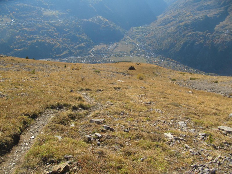 sentier : ça plonge sur Vallouise .