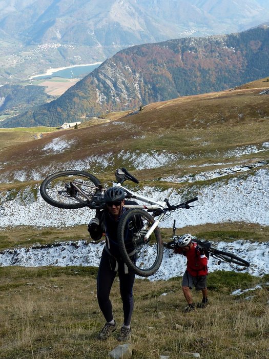 Assaut final de l'Aiguille : Ultime portage