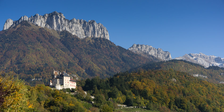 #7 Chateau de Menthon : Dents de Lanfon et Tournette en guest- stars Chateau de Menthon : Dents de Lanfon et Tournette en guest- stars