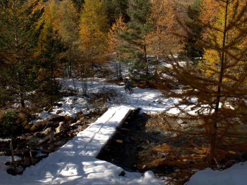 #5 Passerelle de Pra Reboul : un peu de neige pour faire de bonnes glissades Passerelle de Pra Reboul : un peu de neige pour faire de bonnes glissades