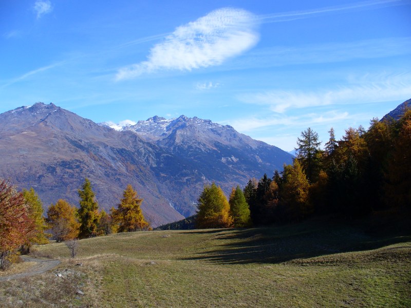 #1 Les Trois Croix : Ciel bleu et couleurs d Les Trois Croix : Ciel bleu et couleurs d'automne