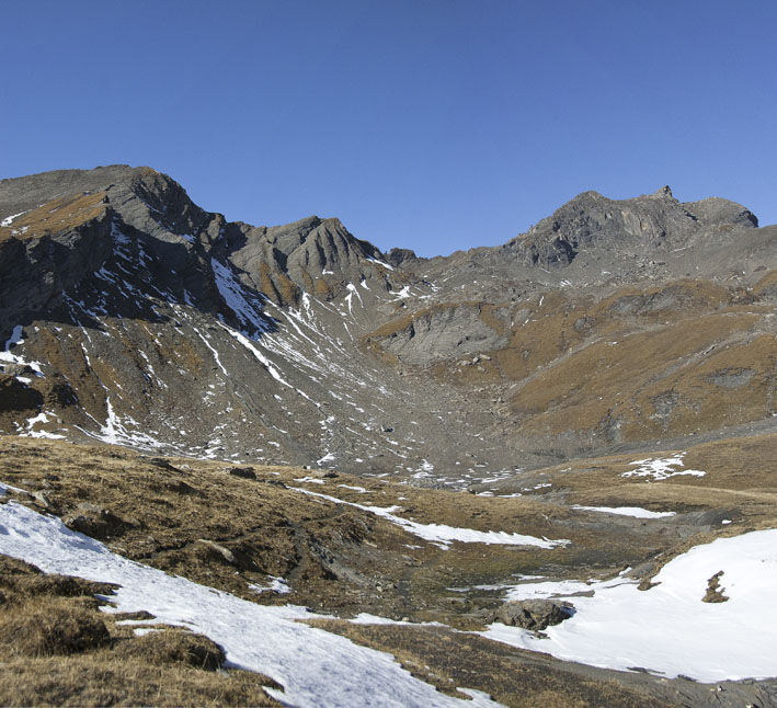 #26 lac sans fond : Le cirque au dessus du lac avec le sommet des Rousses lac sans fond : Le cirque au dessus du lac avec le sommet des Rousses