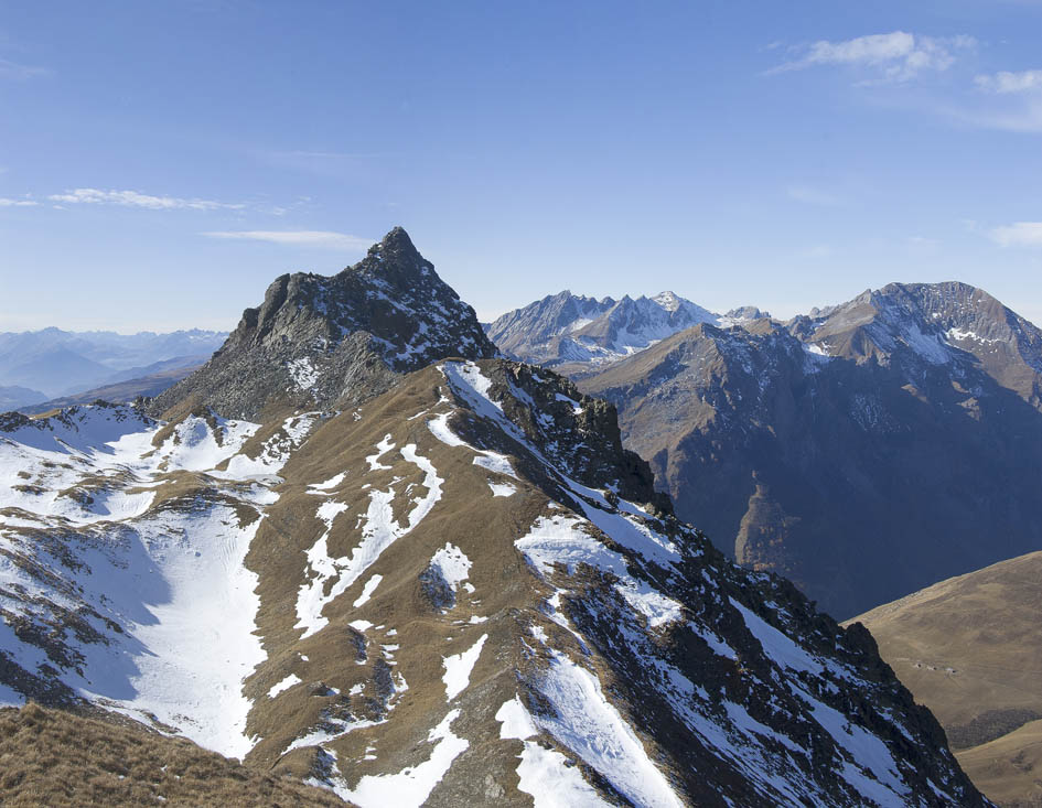 #17 col de la Forclaz : Aiguille du Clapet avec au fond les sommets du Beaufortain col de la Forclaz : Aiguille du Clapet avec au fond les sommets du Beaufortain