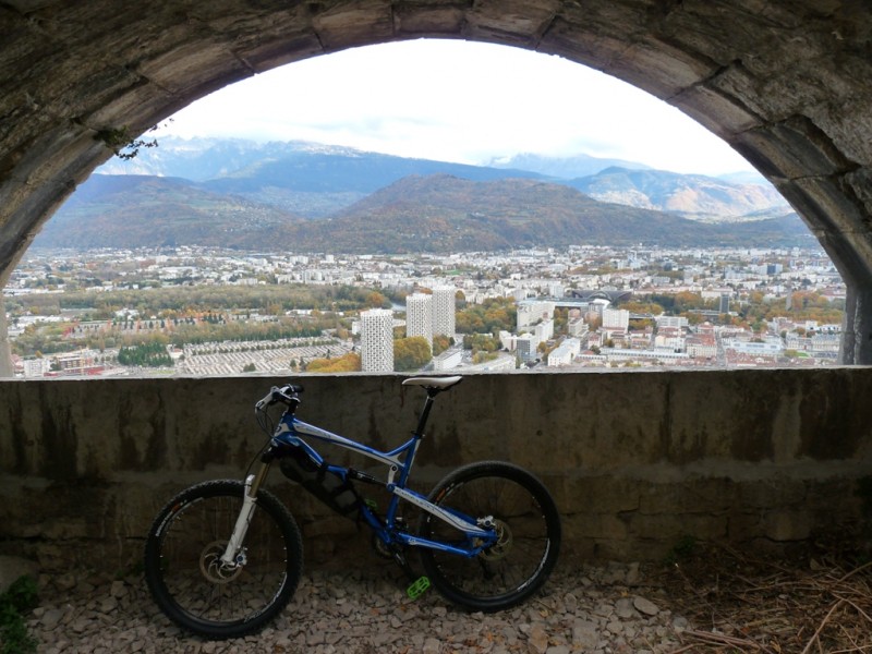 #1 La Bastille : VTT en mode urbain. La Bastille : VTT en mode urbain.