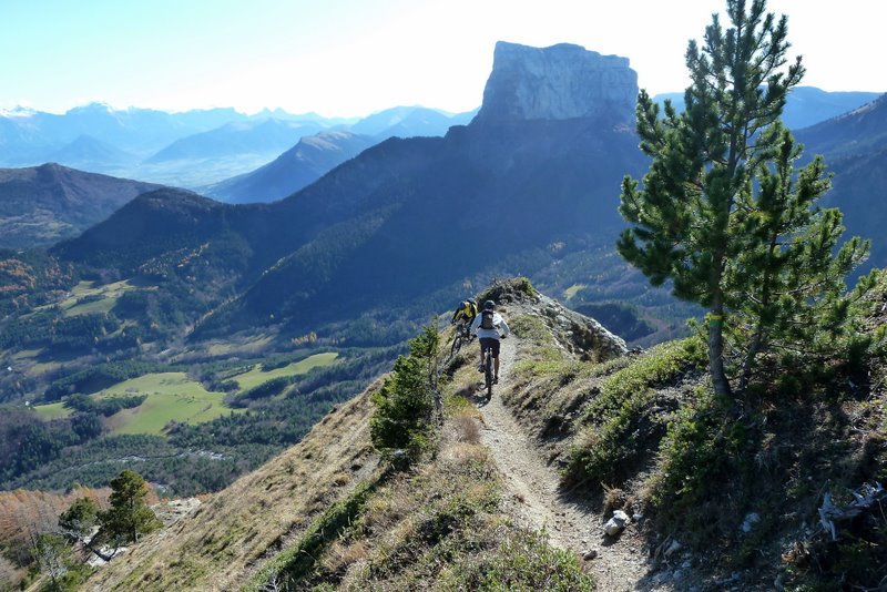 #8 L L'épingle suivante : Ce départ est vraiment photogénique et on s'en régale sans modération... Ivresse du paysage