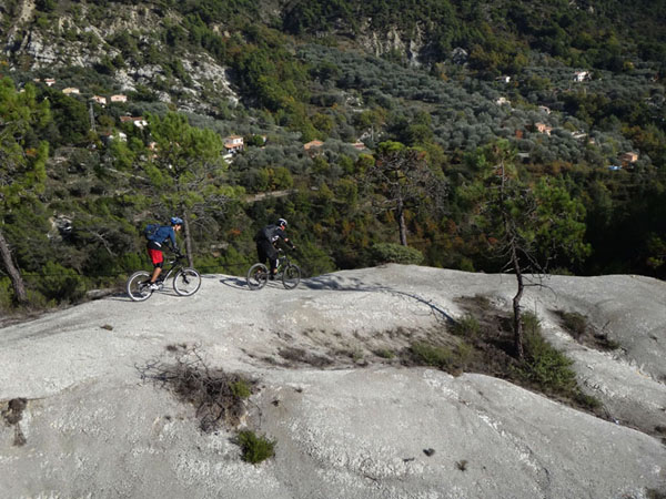 #22 Riders on the marnes : Course-poursuite ludique. (photo Eric06) Riders on the marnes : Course-poursuite ludique. (photo Eric06)