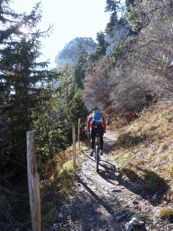 #7 Sympa le passage! : Après un premier portage il reste quelques portions roulantes. Sympa le passage! : Après un premier portage il reste quelques portions roulantes.