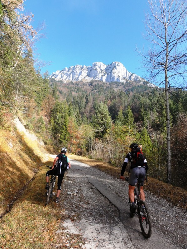 un peu de velo : avant le portage suivant...