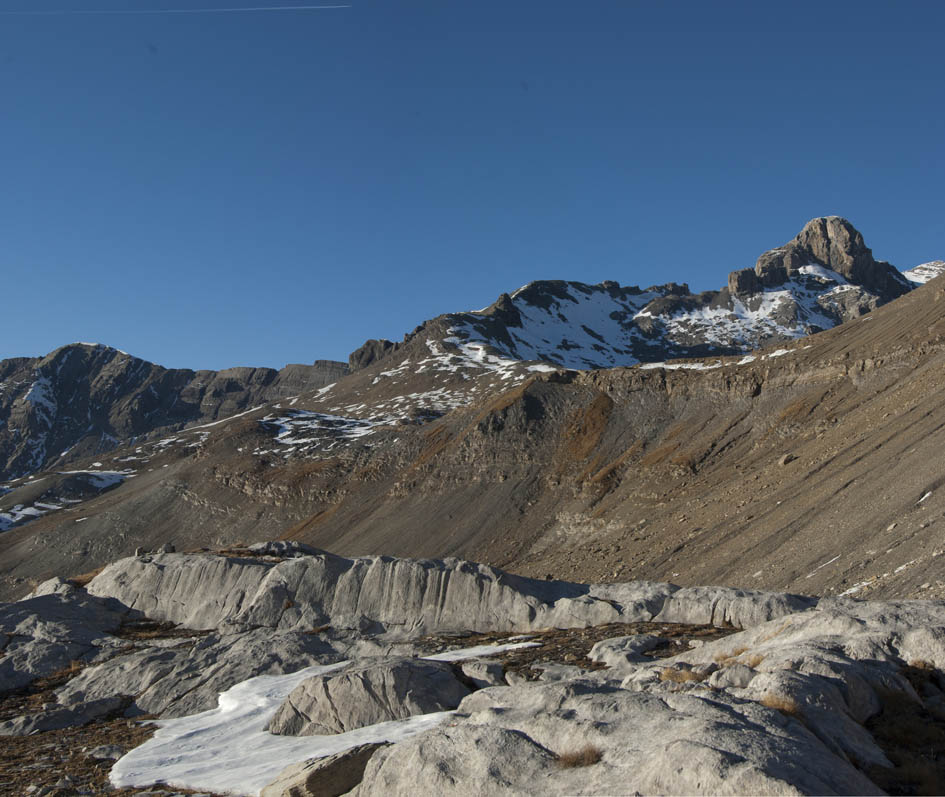 #27 Sex rouge : Mont Pucel depuis le haut du verrou Sex rouge : Mont Pucel depuis le haut du verrou