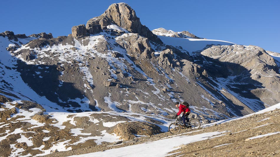 #17 Tinou devant le Mont Pucel : et le Wildhorn Tinou devant le Mont Pucel : et le Wildhorn