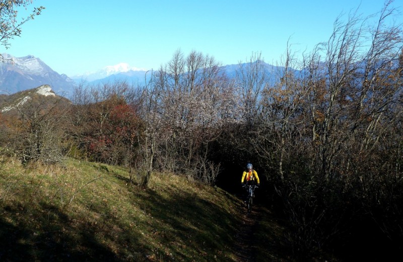#7 Montée à la Roche du Guet : JM et le Mt Blanc Montée à la Roche du Guet : JM et le Mt Blanc