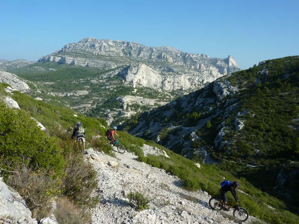 Descente sur Morgiou : les épingles s'enchainent à la queue leu leu