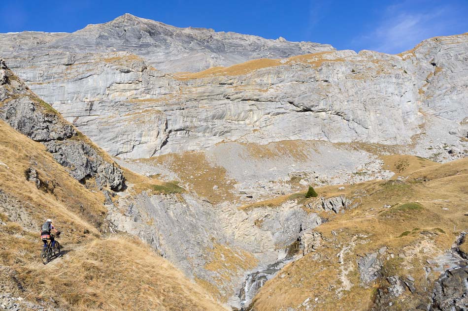 Sous la face S des Faverges : au dessus de la Tièche