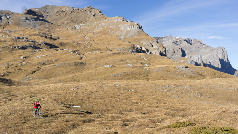 Tinou devant le Tschajetuhorn : et le Daubenhorn au fond