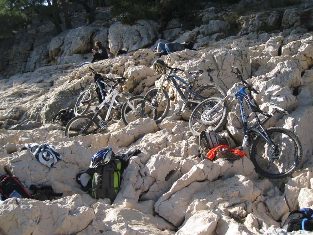 #10 Matos : ça fait un peu tache sur les rochers !! Matos : ça fait un peu tache sur les rochers !!