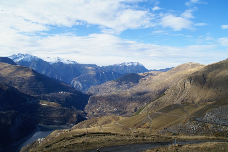 #1 Vallée du haut Oisans : La piste de montée depuis Mizoën: interminable, mais pépère. Vallée du haut Oisans : La piste de montée depuis Mizoën: interminable, mais pépère.
