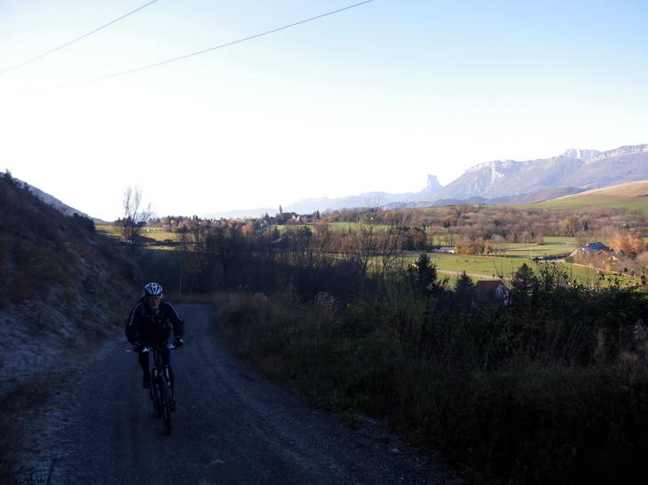 #1 Monteynard : Début de la looongue piste vers l Monteynard : Début de la looongue piste vers l'alpage...