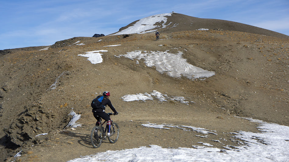 #18 Sous le sommet : pas de sentier mais ca roule bien Sous le sommet : pas de sentier mais ca roule bien