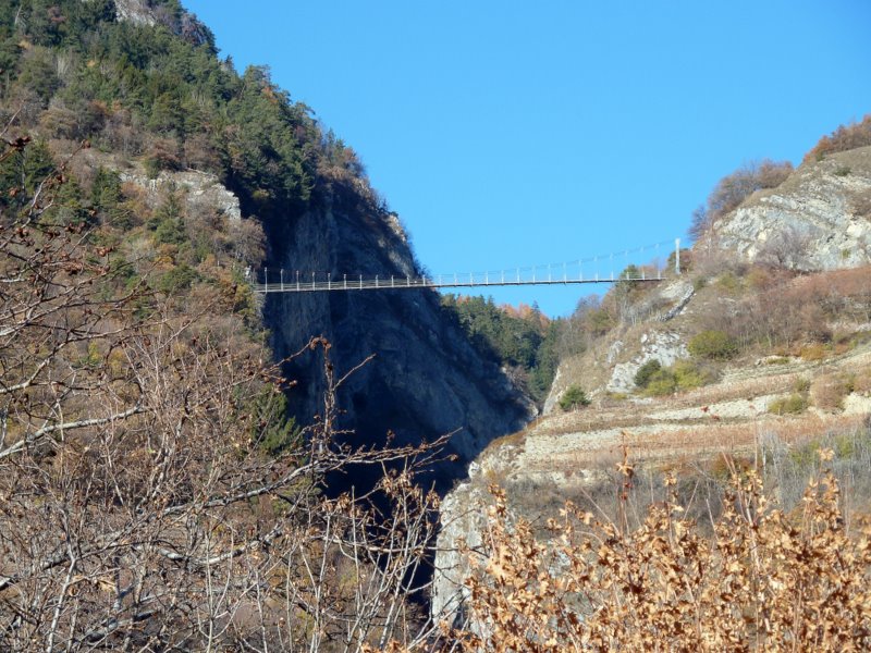#2 Passerelle à Farinet : La passerelle au dessus des gorges de la Salentse Passerelle à Farinet : La passerelle au dessus des gorges de la Salentse