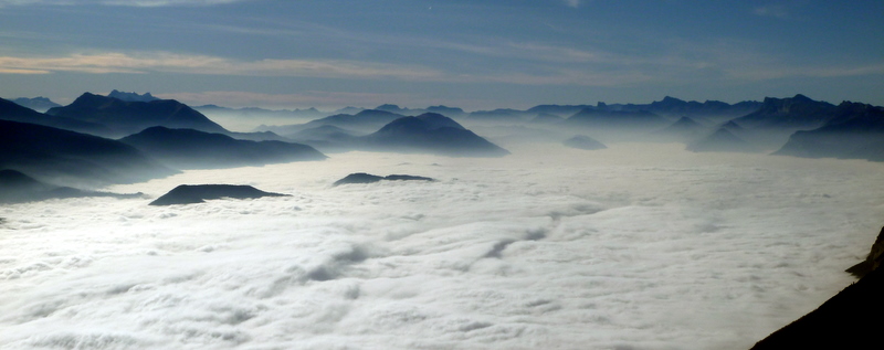 #10 Vue vers le sud : On dirait que Grenoble va rester dans la brumasse Vue vers le sud : On dirait que Grenoble va rester dans la brumasse