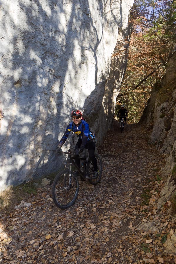 #10 Descente sur Ayse : sous-bois bien ludiques Descente sur Ayse : sous-bois bien ludiques