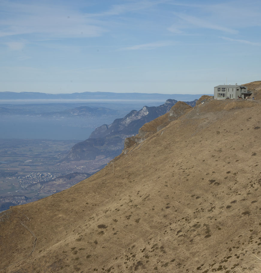 #7 La Tourche : La montée tire à sa fin, vue sur la vallée du Rhône et le lac Léman La Tourche : La montée tire à sa fin, vue sur la vallée du Rhône et le lac Léman