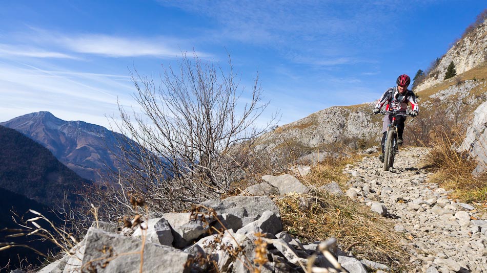 #12 Colombier toujours : Un des passages les plus caillouteux, rien de terrible Colombier toujours : Un des passages les plus caillouteux, rien de terrible