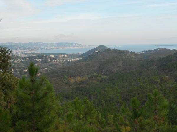 Rade de Cannes : Couleurs en accord avec la météo.