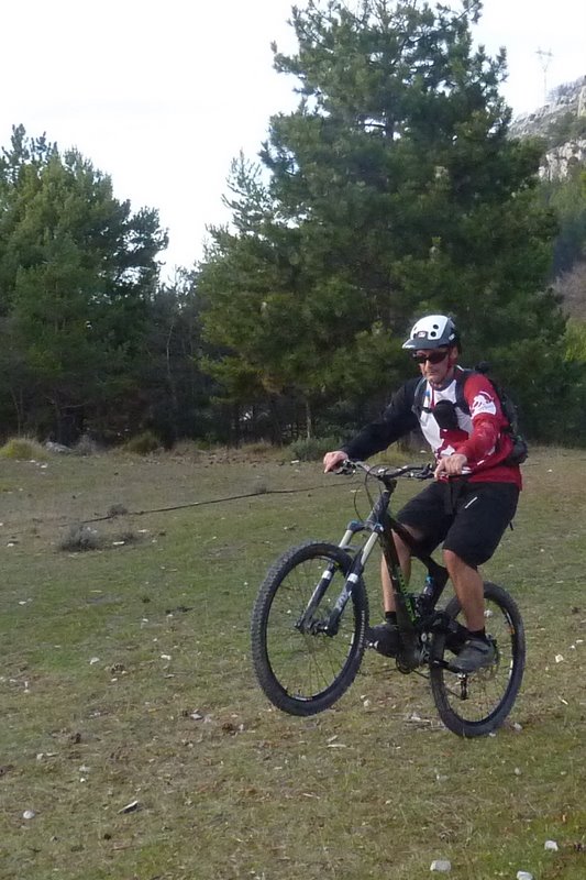 Col de la Madone : Je m'amuse sur le pré au dessus du Col de la Madone