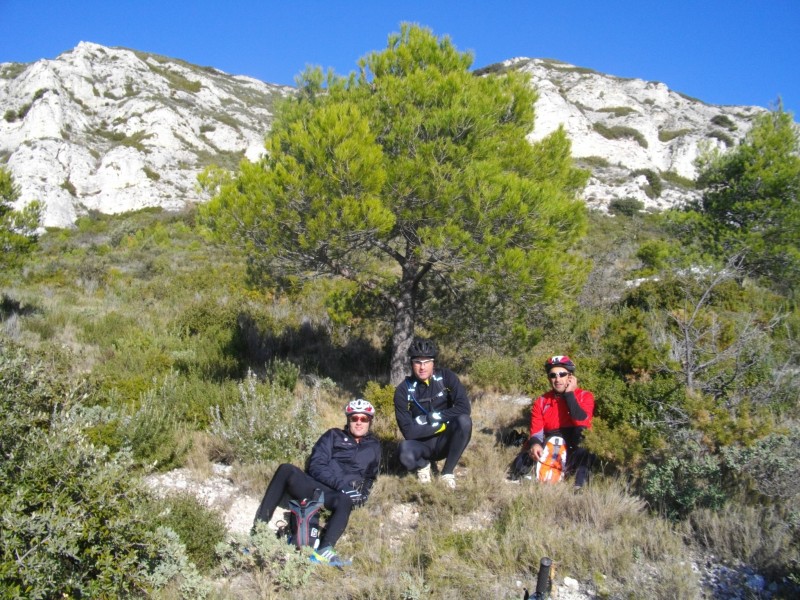 #5 pause déjeuner : halte pour un petit graillou entre amis juste avant les Baux pause déjeuner : halte pour un petit graillou entre amis juste avant les Baux