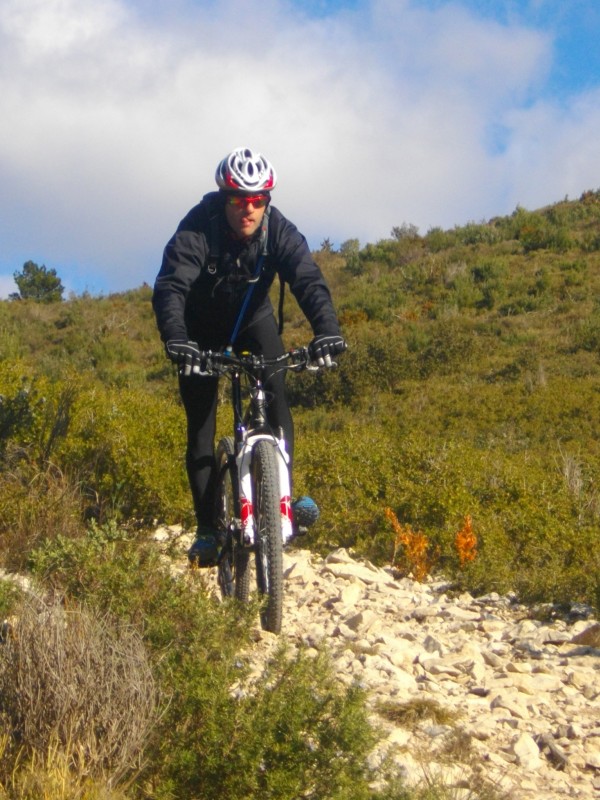 #4 descente des calans : féli assure avec son semi rigide.... descente des calans : féli assure avec son semi rigide....