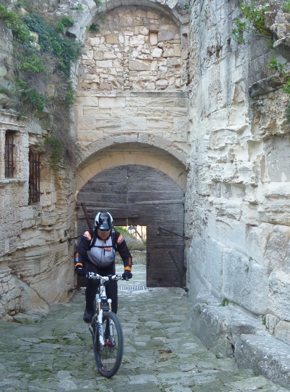 #1 Les Baux : Jean michel aux portes des Baux de provence Les Baux : Jean michel aux portes des Baux de provence