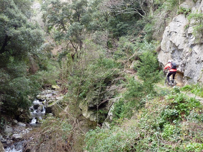 #2 Gorges de st Jaume : Un joli passage en fond de gorges Gorges de st Jaume : Un joli passage en fond de gorges