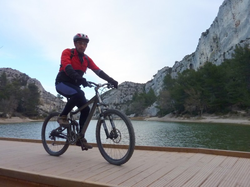 Lac de saint Rémy : On teste la passerelle