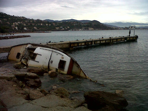 Crash ! : Je t'avais dit qu'elle était trop haute cette marche.