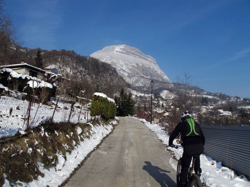 #1 olivier dans la montée : dans de la neige de partout olivier dans la montée : dans de la neige de partout